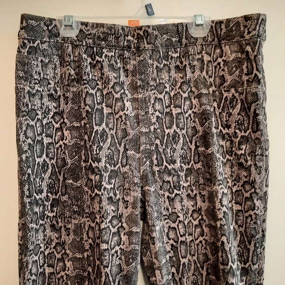 Spanx Snakeskin Taupe Jean-ish Leggings Pants Size XL - Picture 5 of 13